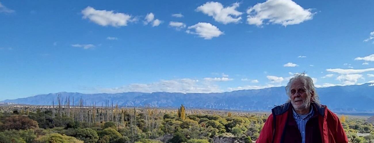 Cerros color azul en la Precordillera Andina, Tucumán, Argentina